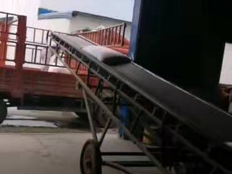 小黄片软件下载飼料發貨現場